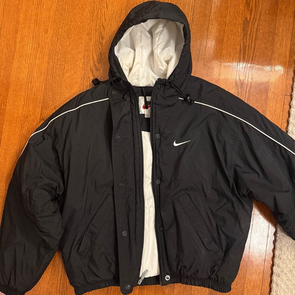 ✅PRELOVED✅Nike vintage Black puffer Hooded Jacket